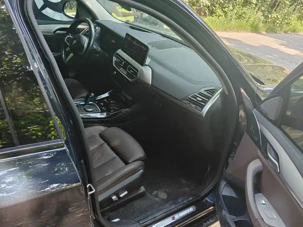 BMW iX3