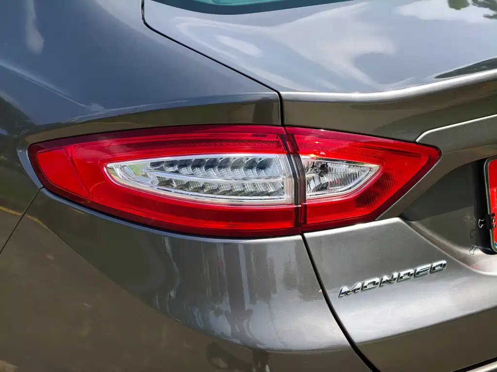 Ford Mondeo — миниатюра 15