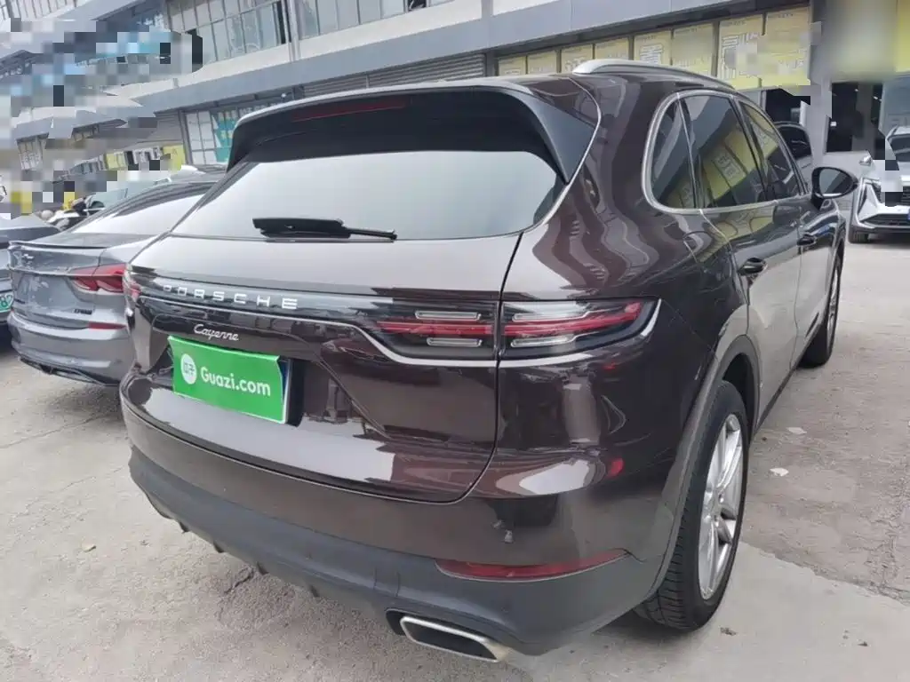 Porsche Cayenne — миниатюра 7