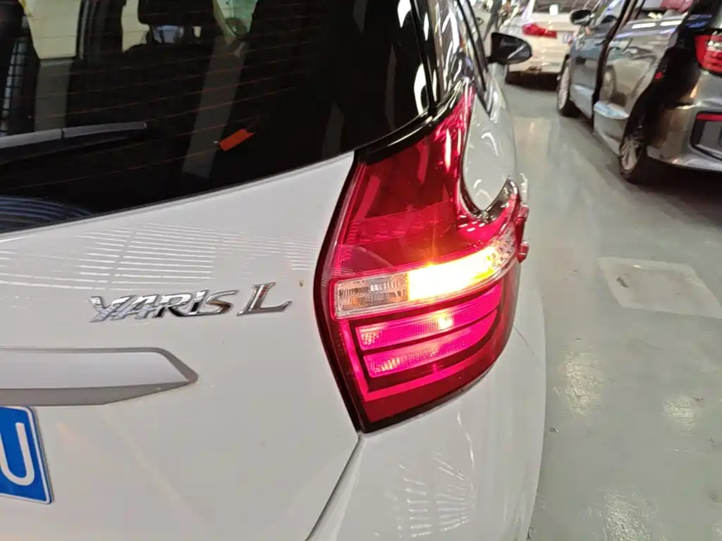 Toyota Yaris L — миниатюра 8