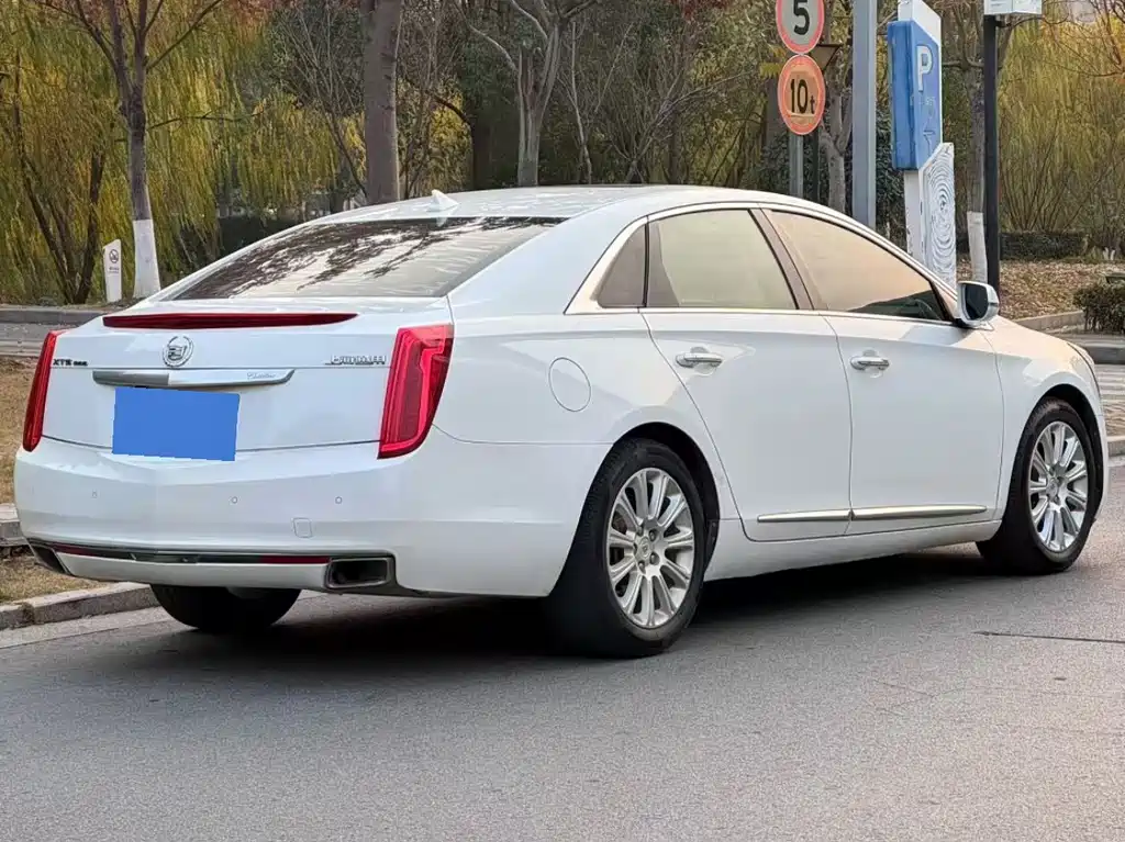Cadillac XTS 2013 28T Comfort