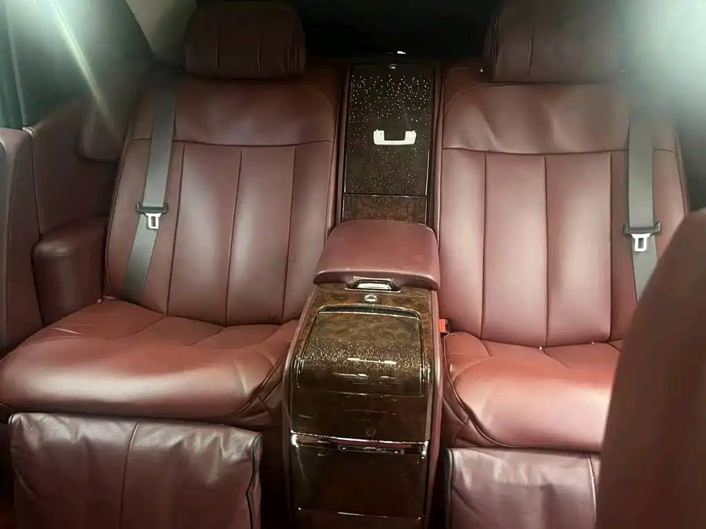 Rolls-Royce Phantom — миниатюра 10