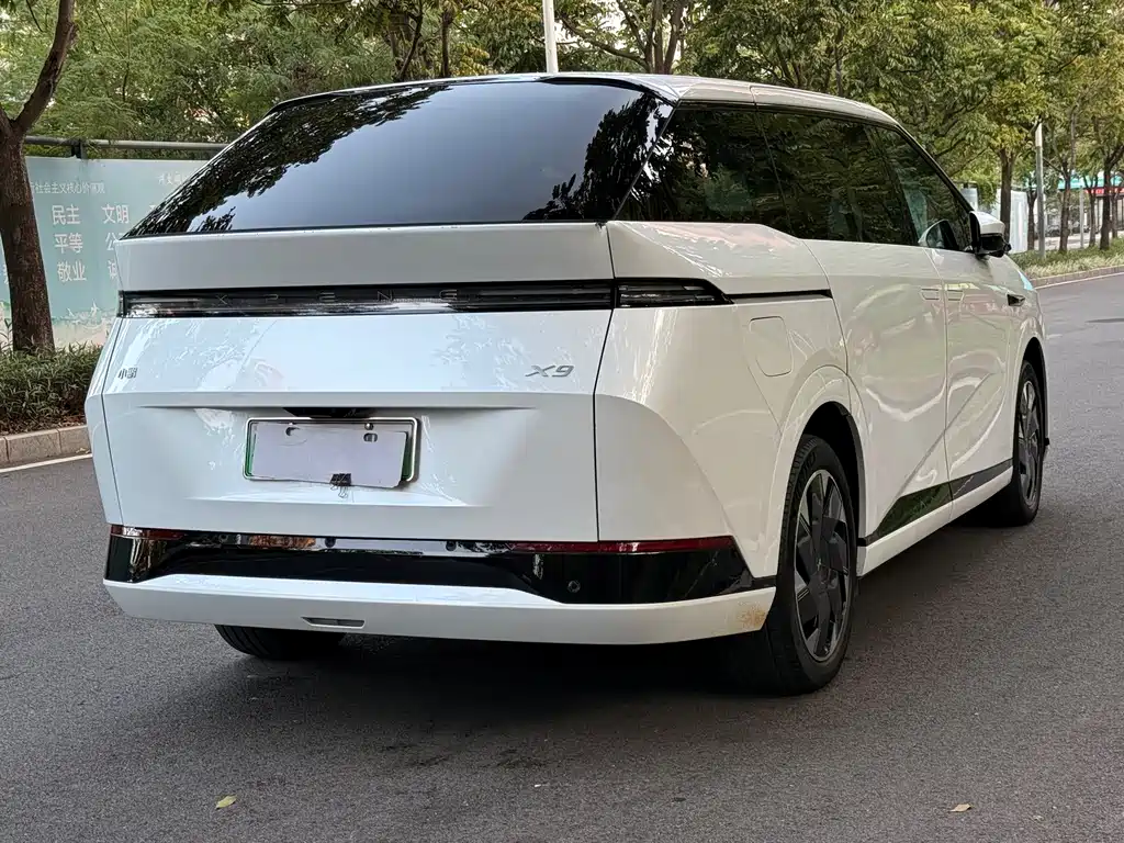 XPeng X9 — миниатюра 5