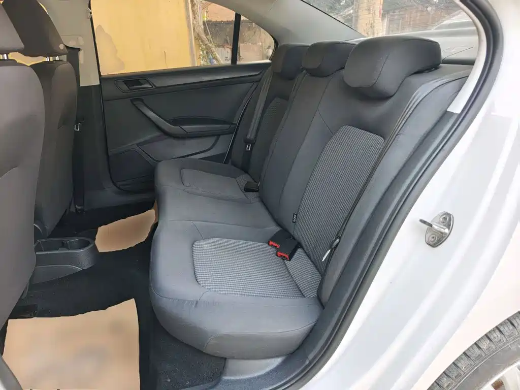 Volkswagen Santana — миниатюра 17