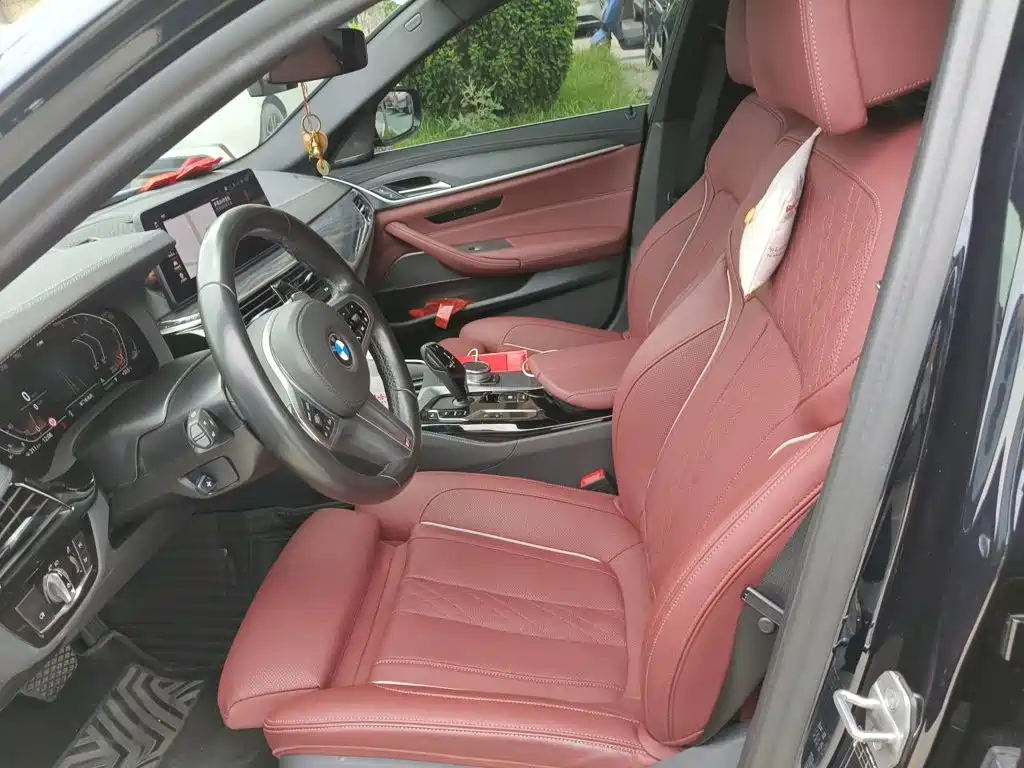 BMW 5 Series — миниатюра 8
