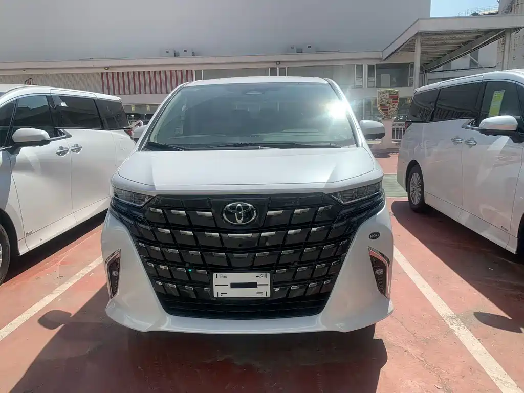 Toyota Alphard — миниатюра 2