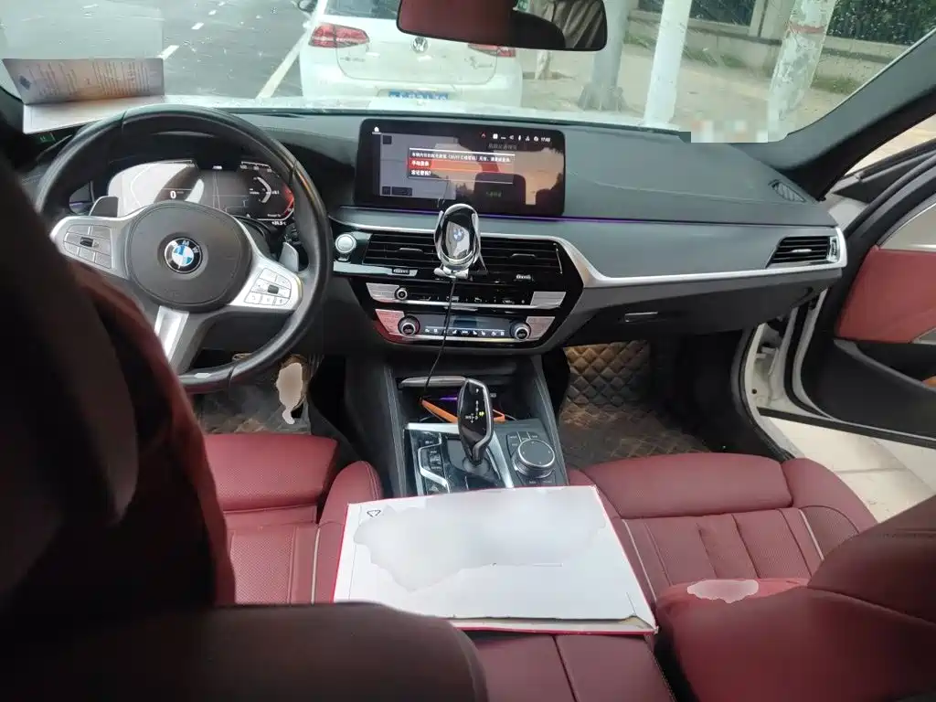 BMW 5 Series — миниатюра 13