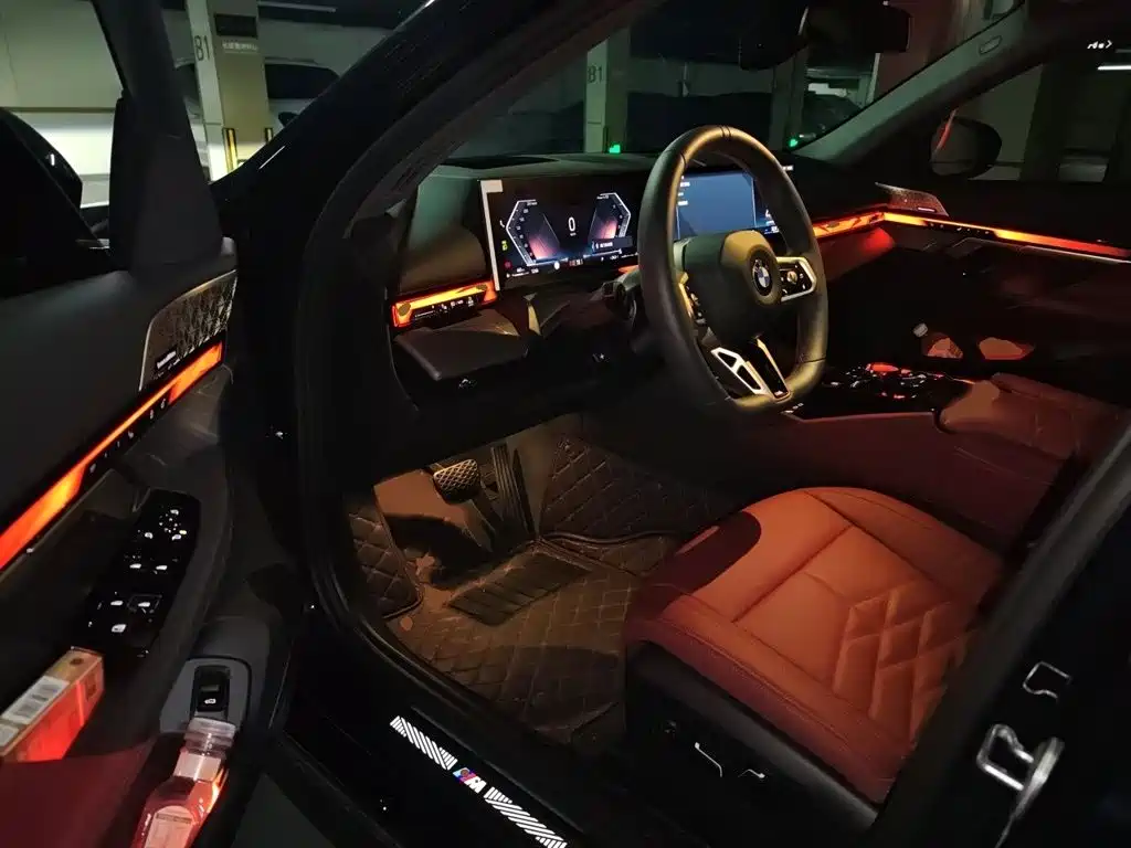 BMW 5 Series — миниатюра 14