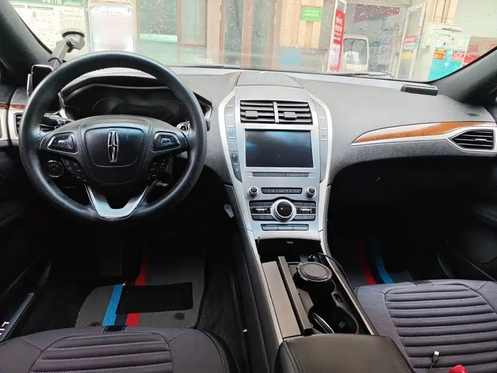 Lincoln MKZ — миниатюра 10