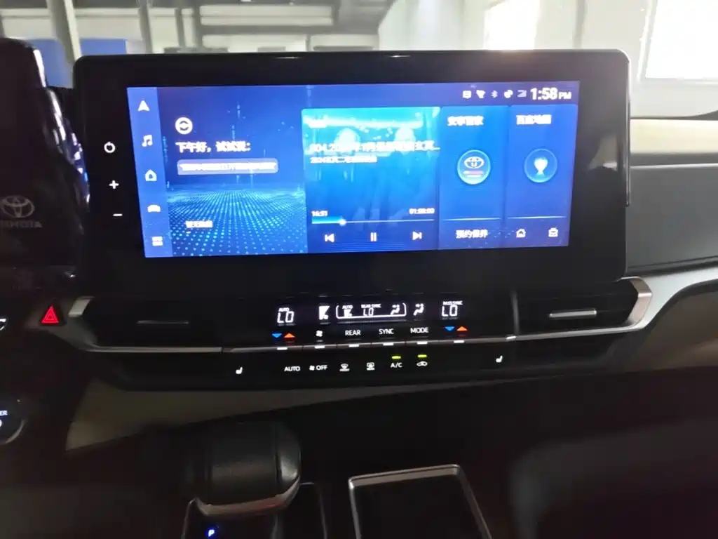 Toyota Granvia — миниатюра 13