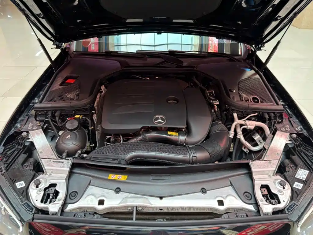 Mercedes-Benz E-Class — миниатюра 13
