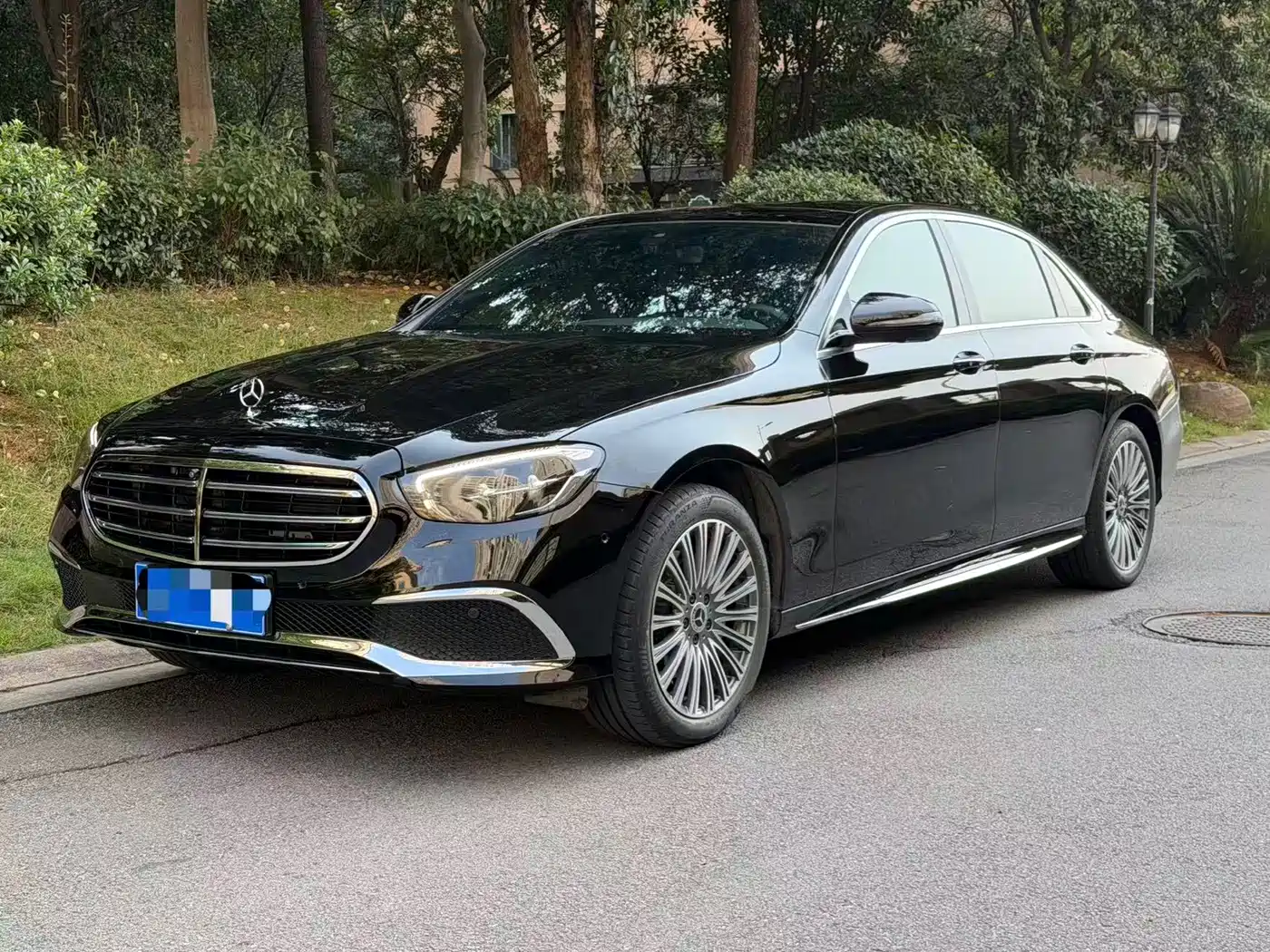 奔驰E级 2023款 E 300 L 运动豪华型 2023