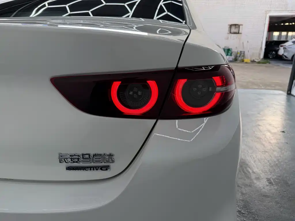 Mazda 3 Axela — миниатюра 8