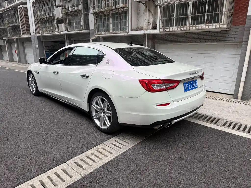 Maserati Quattroporte — миниатюра 5