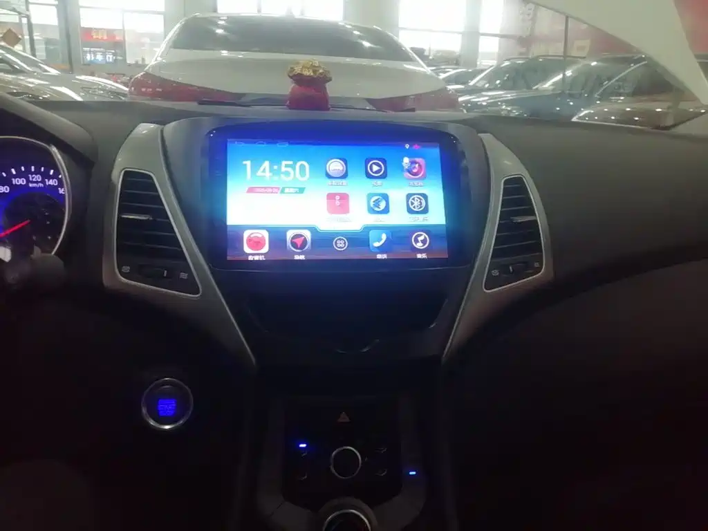 Hyundai Elantra Langdong — миниатюра 13