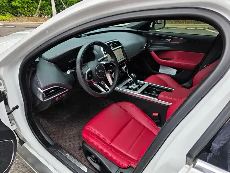 Jaguar XEL — миниатюра 3