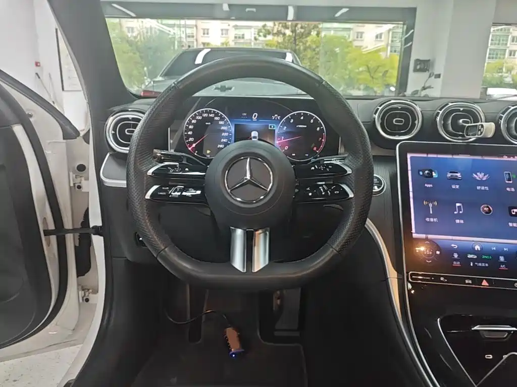 Mercedes-Benz C-Class — миниатюра 11