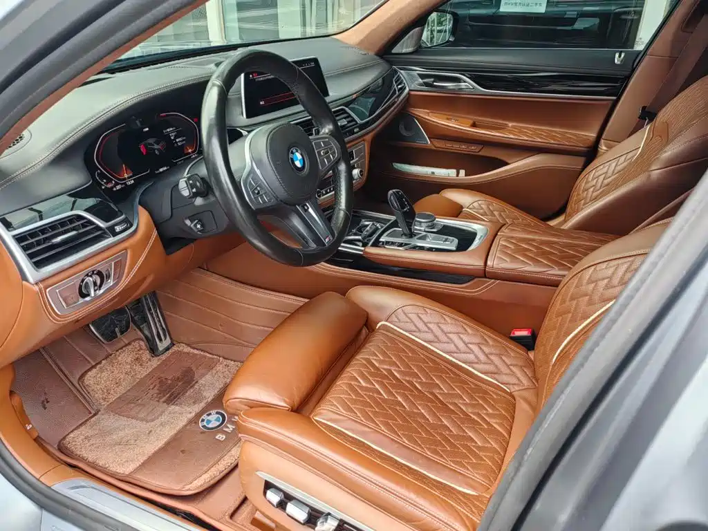 BMW 7 Series — миниатюра 6