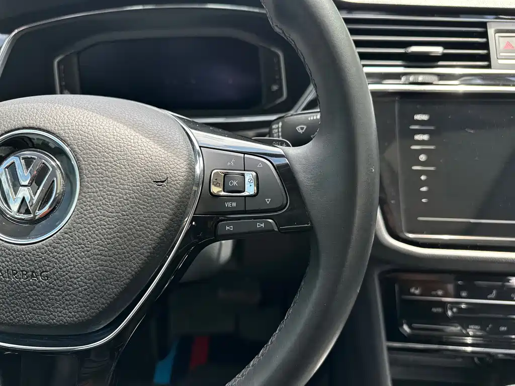 VOLKSWAGEN TIGUAN L NEW ENERGY