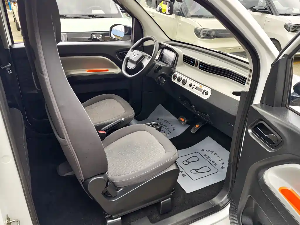 Wuling MINIEV — миниатюра 4