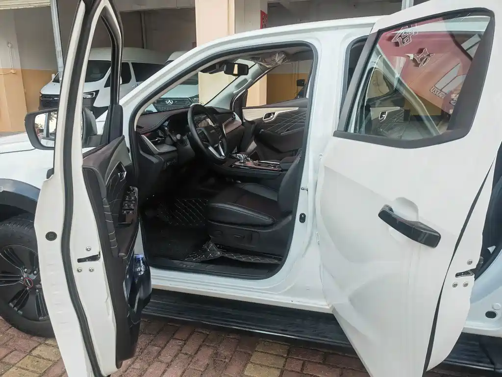 Isuzu D-MAX — миниатюра 7