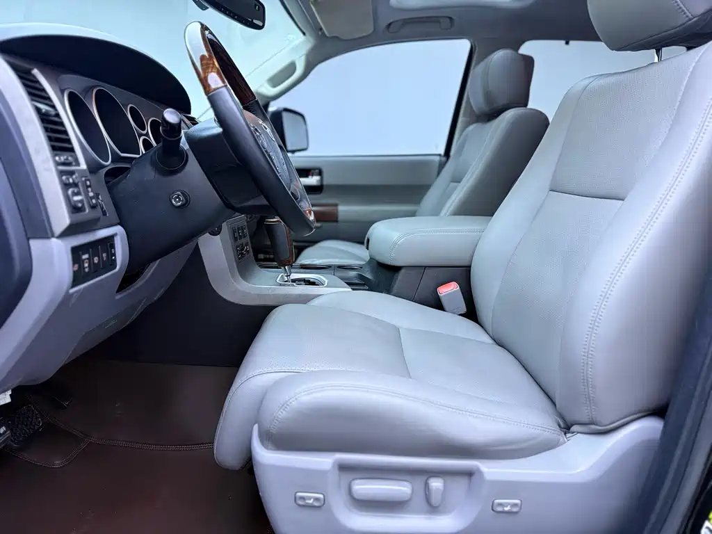 Toyota Sequoia 2010 5.7 Platinum