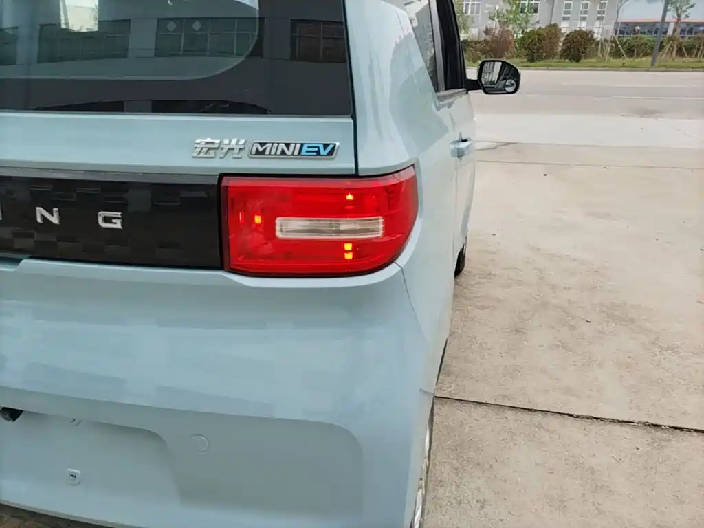 Wuling MINIEV — миниатюра 8
