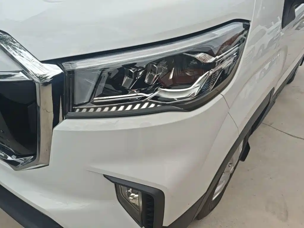 MAXUS 新途EV90 — миниатюра 24