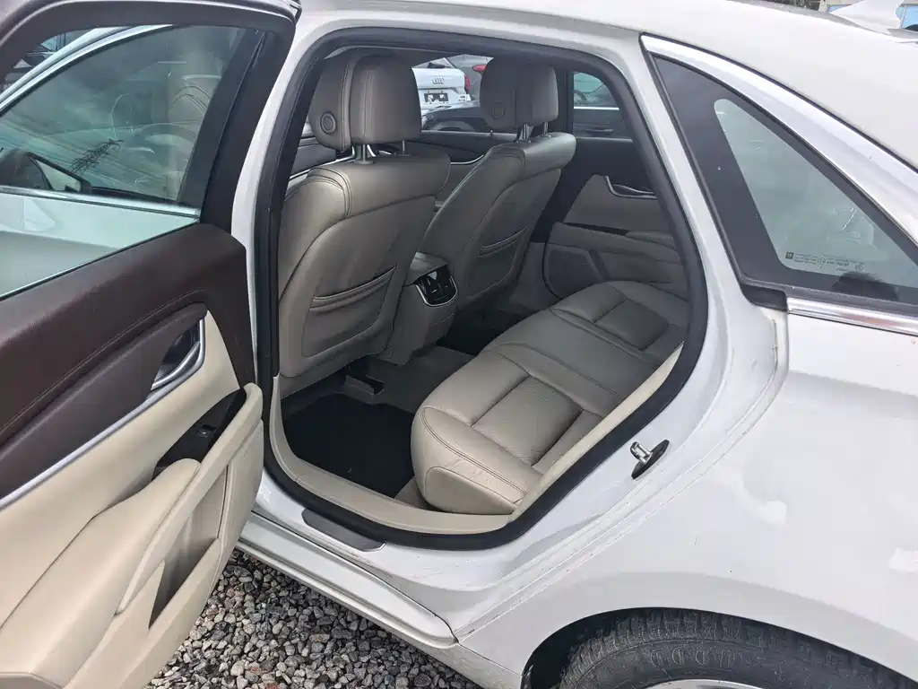 Cadillac XTS — миниатюра 7