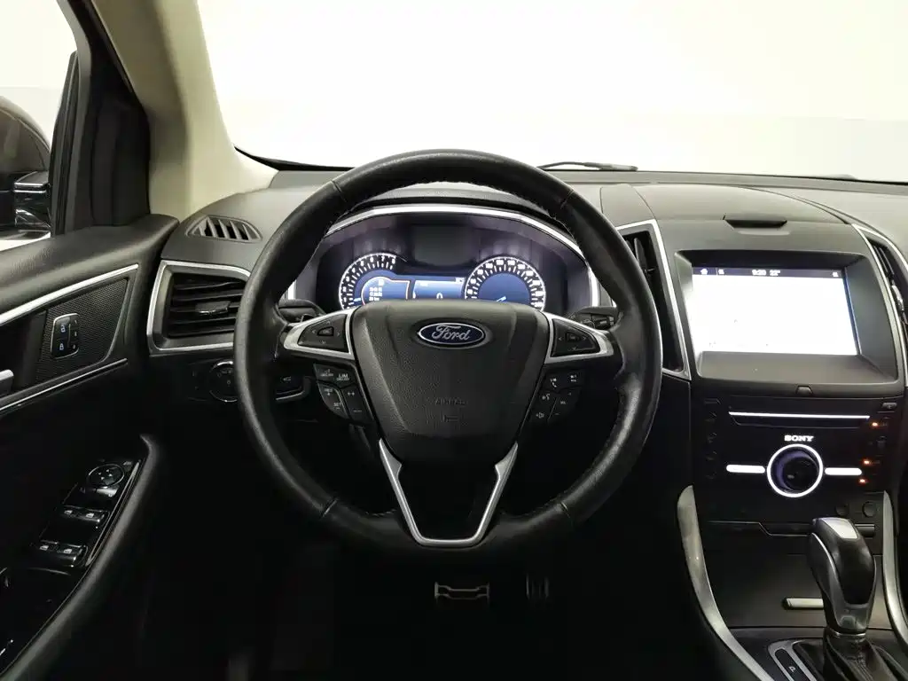 Ford Edge — миниатюра 11