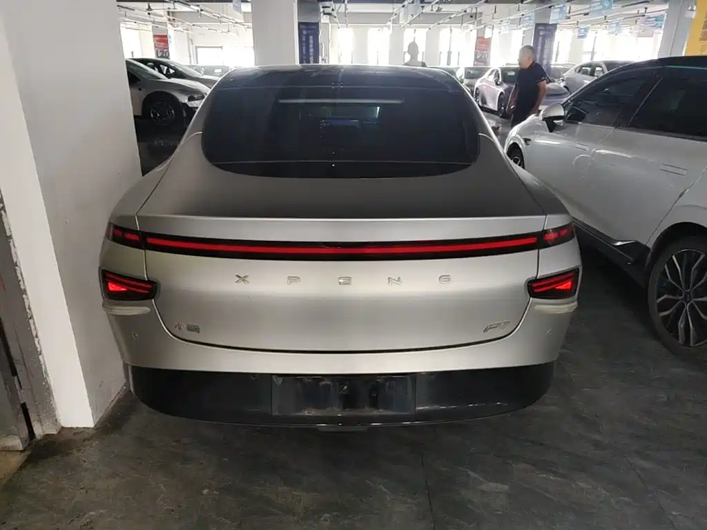 XPeng P7 — миниатюра 6