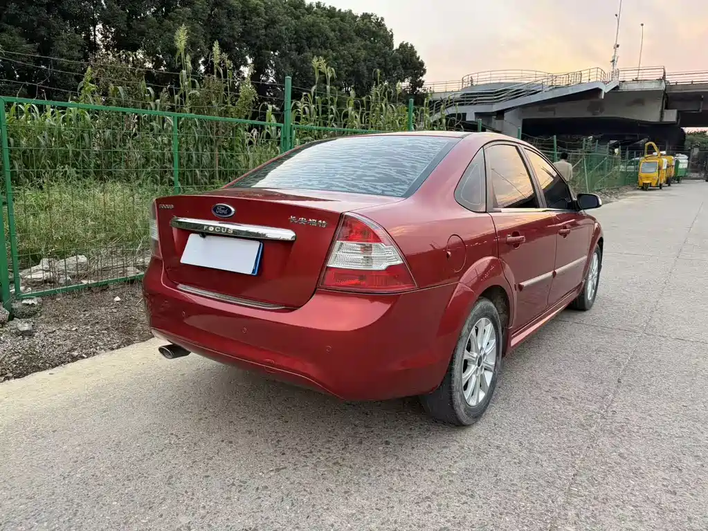 Ford Focus — миниатюра 14