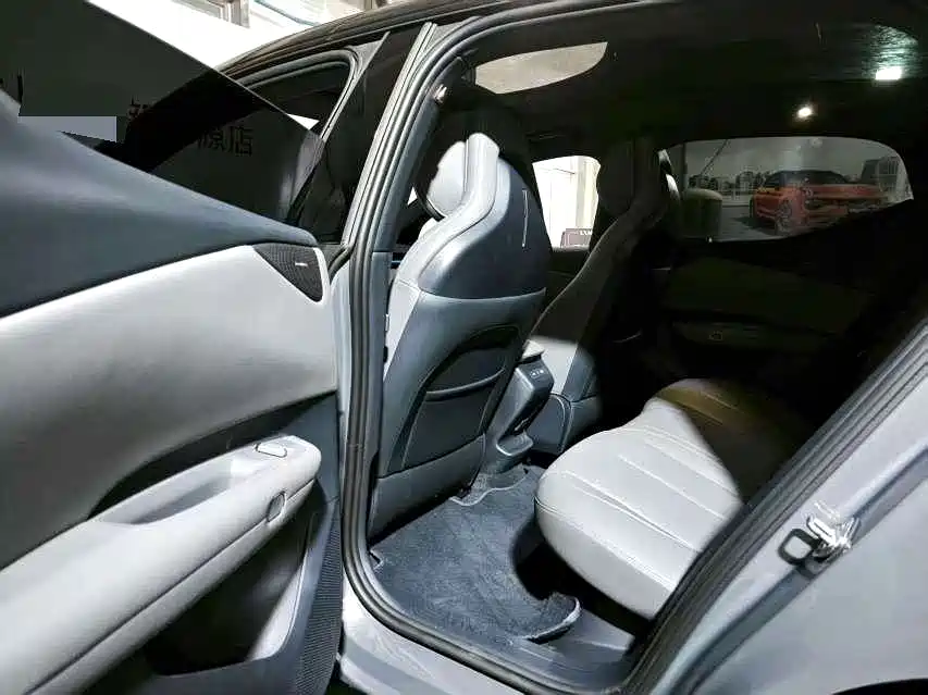 Lynk & Co Z20 — миниатюра 5