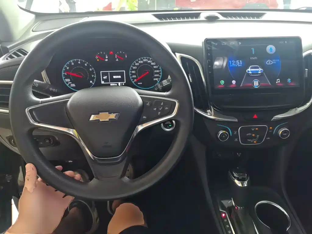 Chevrolet Equinox — миниатюра 10