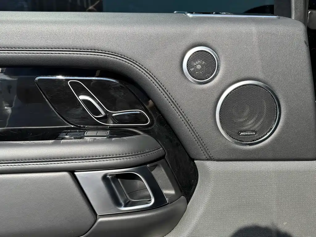 Land Rover Range Rover — миниатюра 12