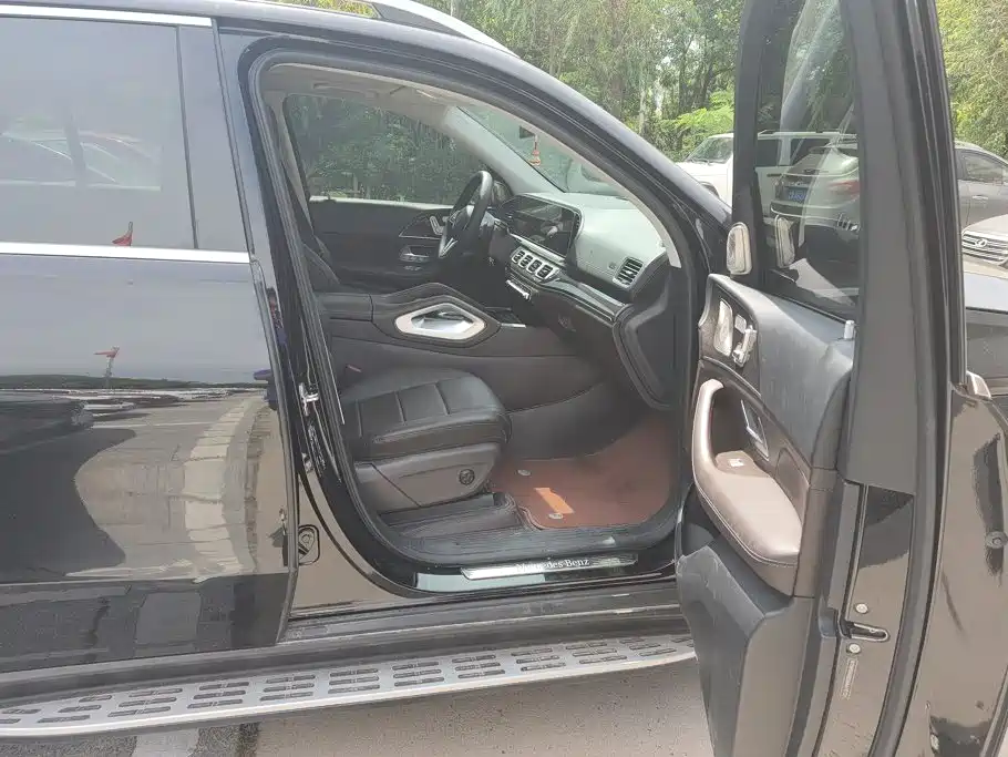 Mercedes-Benz GLE (Import) — миниатюра 8
