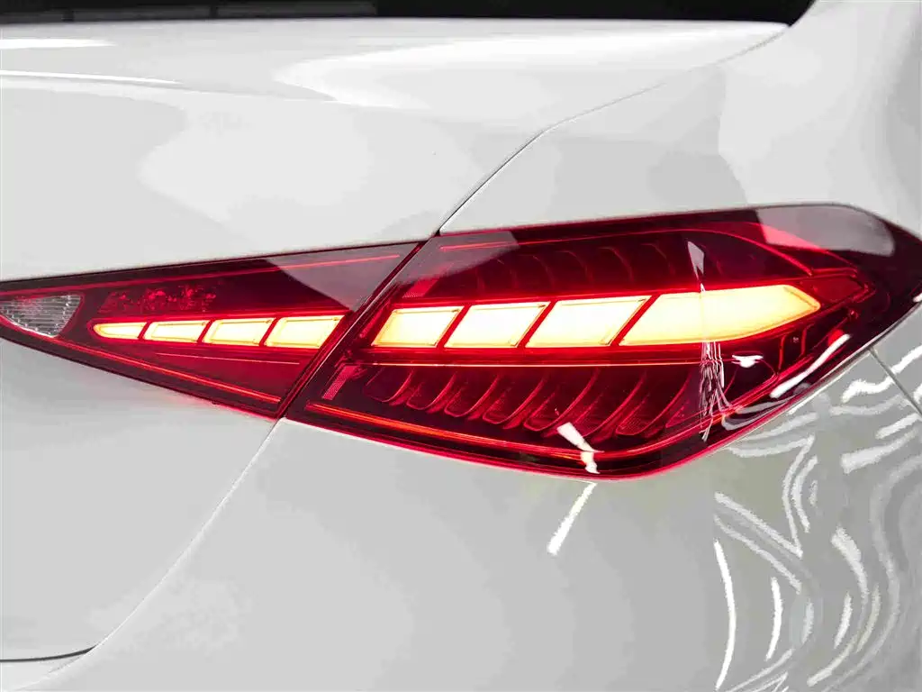 Mercedes-Benz C-Class — миниатюра 14