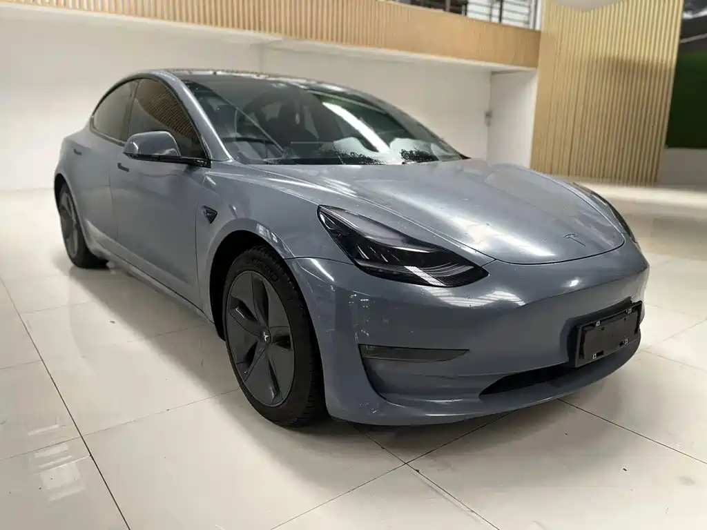 Tesla Model 3 — миниатюра 3