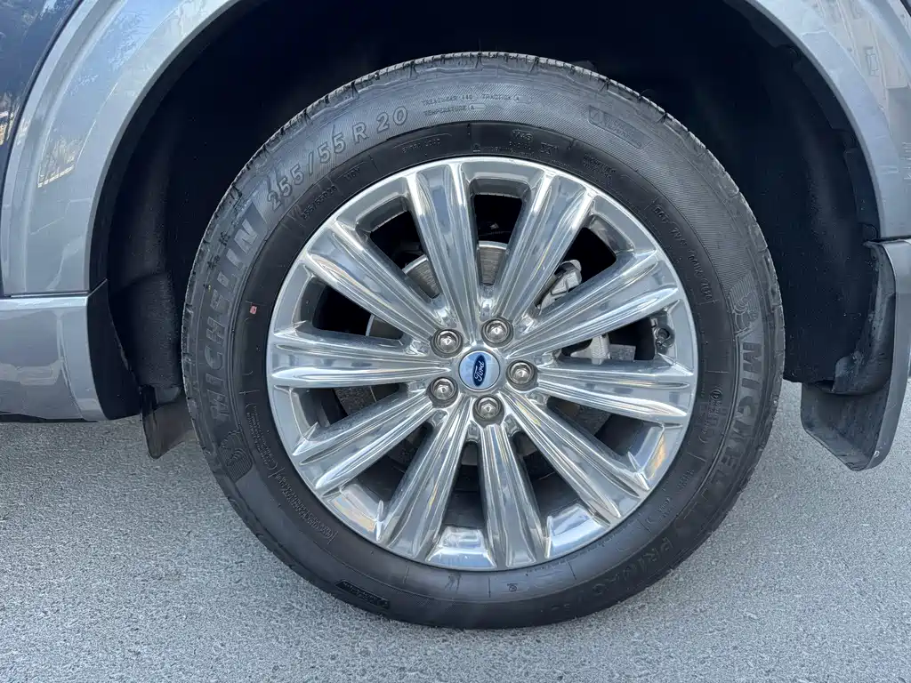 Ford Explorer — миниатюра 10