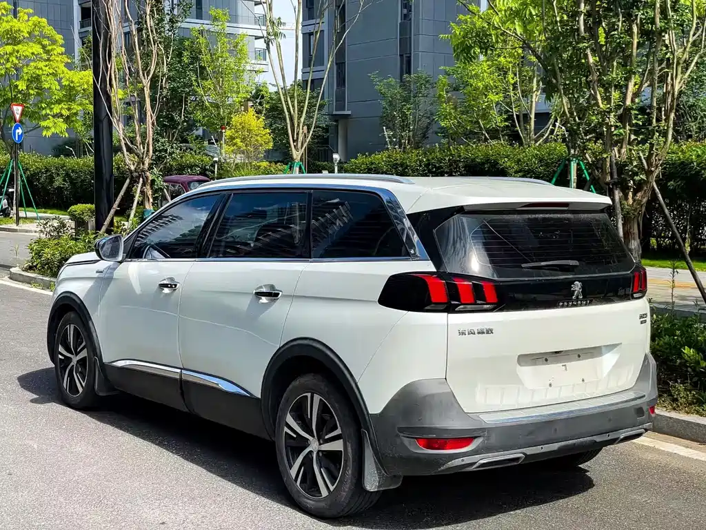 Peugeot 5008 — миниатюра 3