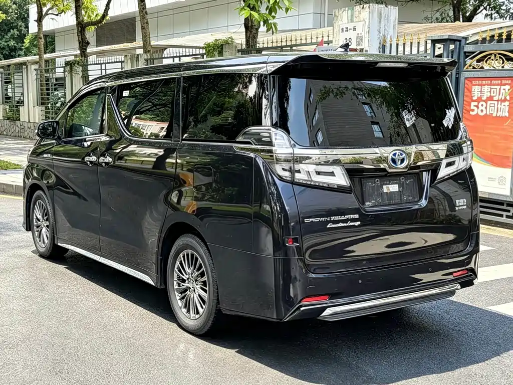 Toyota Vellfire — миниатюра 20