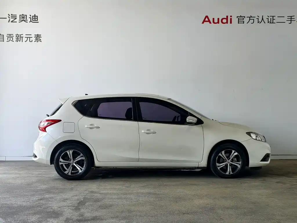 Nissan Tiida — миниатюра 5