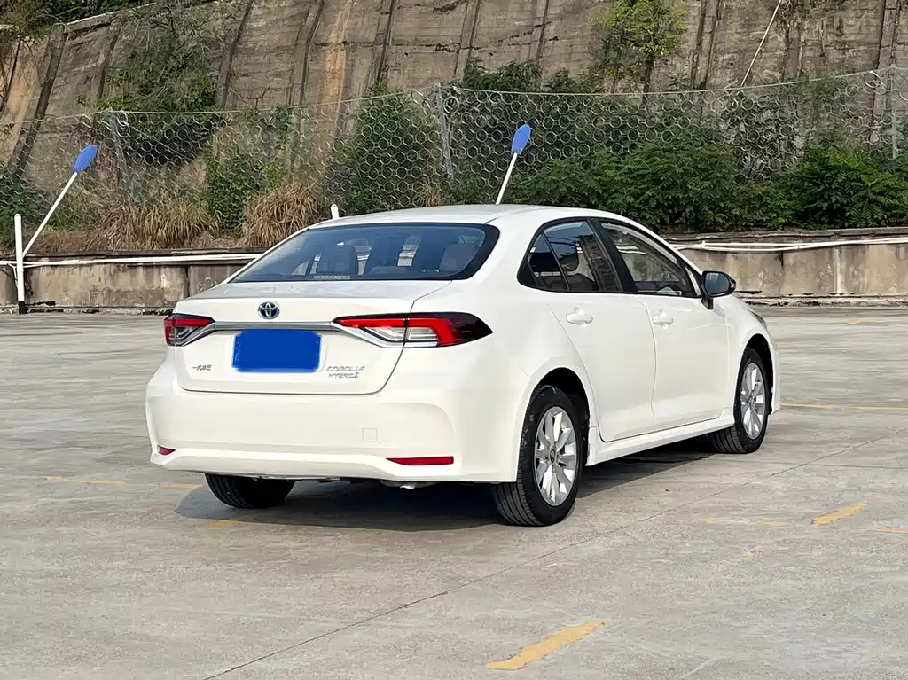 Toyota Corolla — миниатюра 3