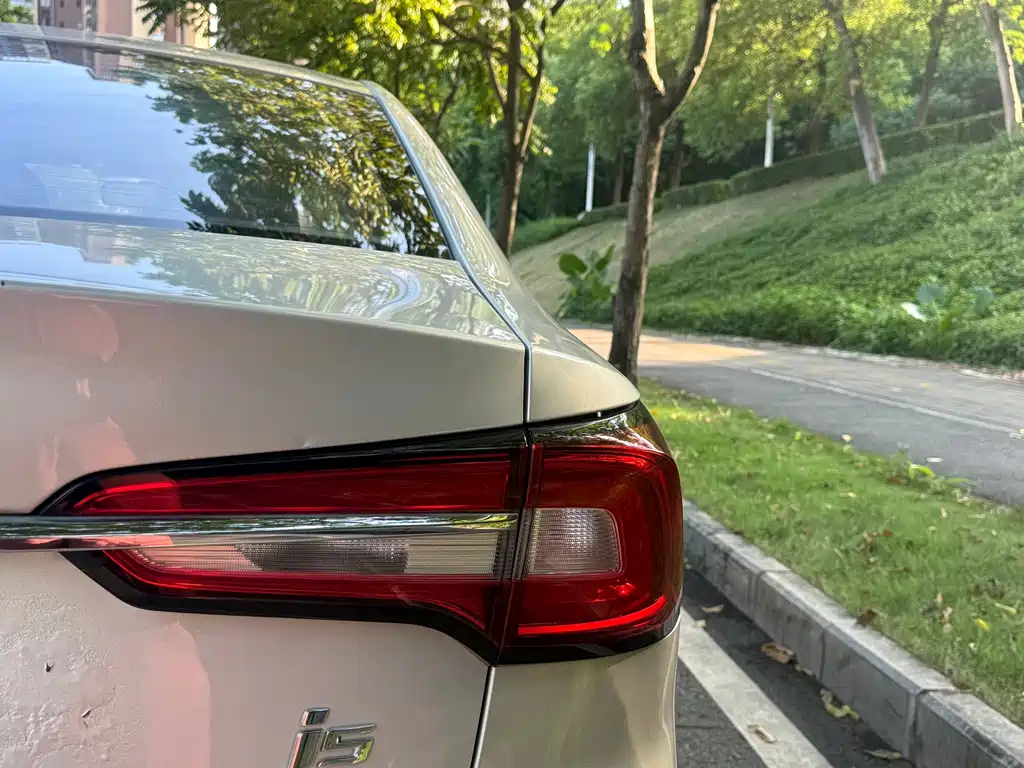 Roewe i5 — миниатюра 13