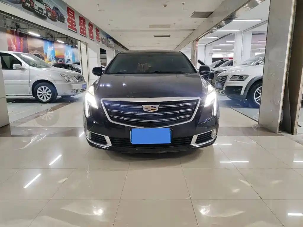 CADILLAC XTS