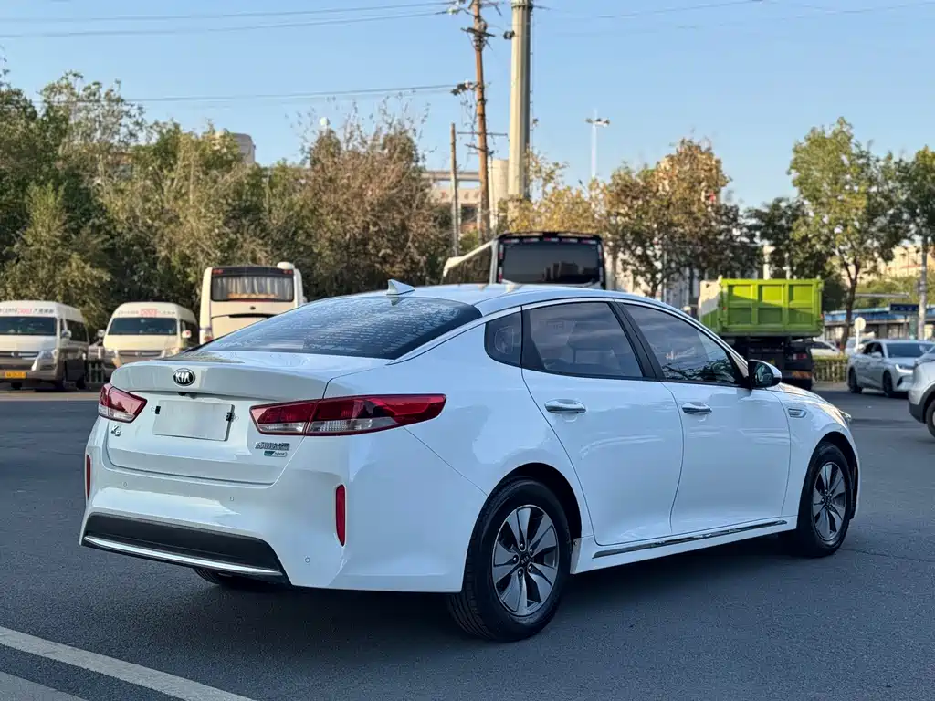 Kia K5 — миниатюра 13