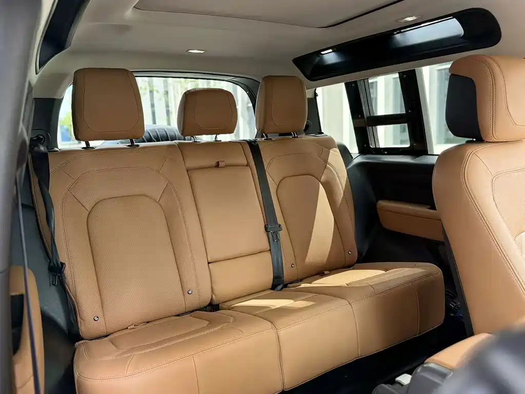 Land Rover Defender — миниатюра 10