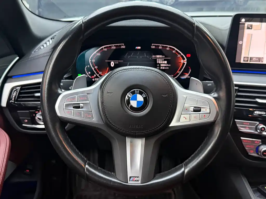 BMW 5 Series — миниатюра 8