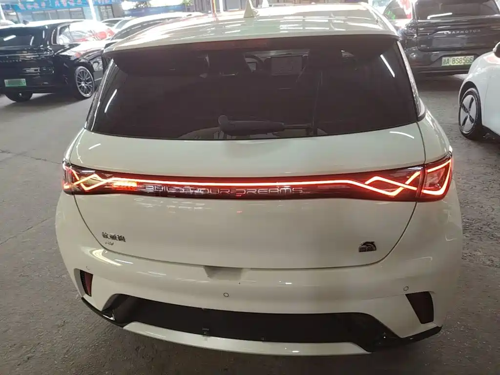 BYD Dolphin — миниатюра 6