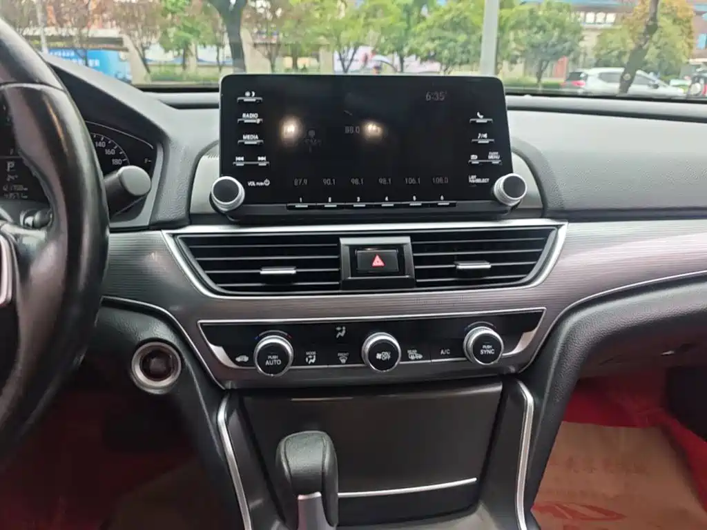 Honda Accord — миниатюра 13